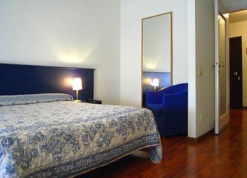 Pola 4* Mailand