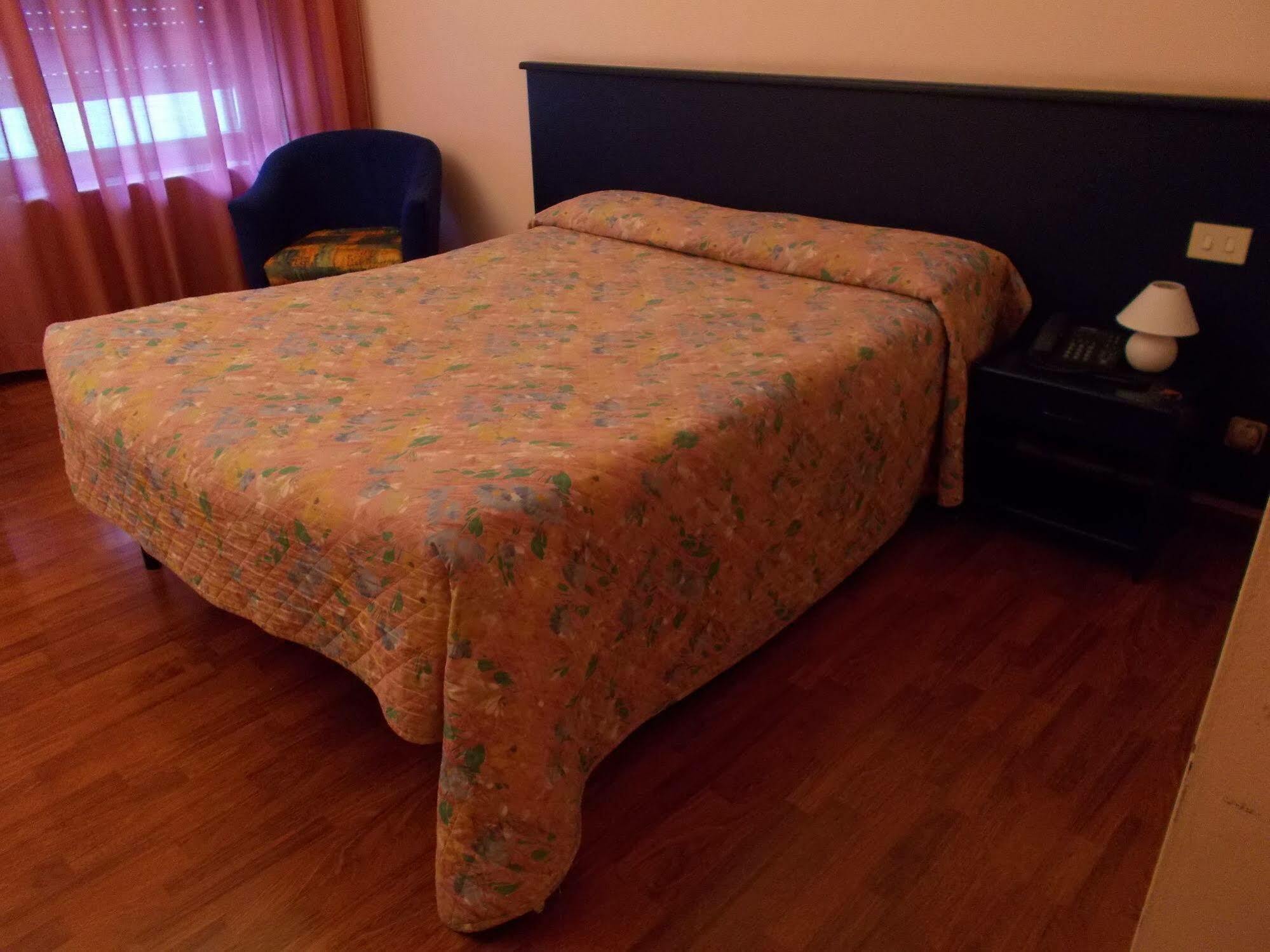 Pola Aparthotel Mailand